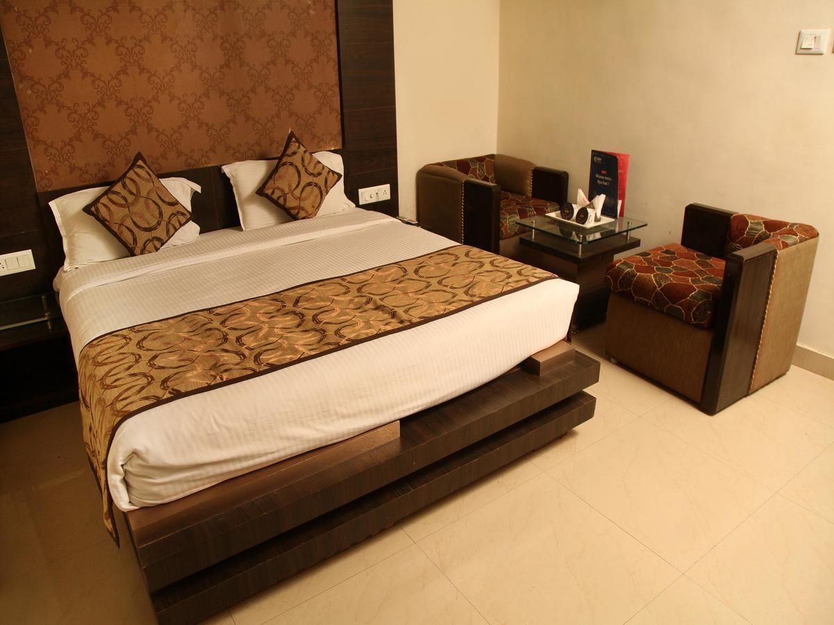 Oyo 905 Galaxy View Hotel Prayagraj Exterior photo