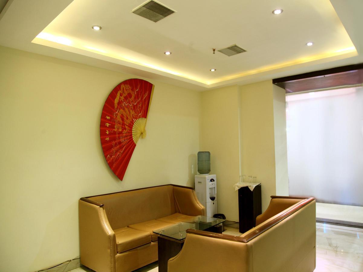 Oyo 905 Galaxy View Hotel Prayagraj Exterior photo